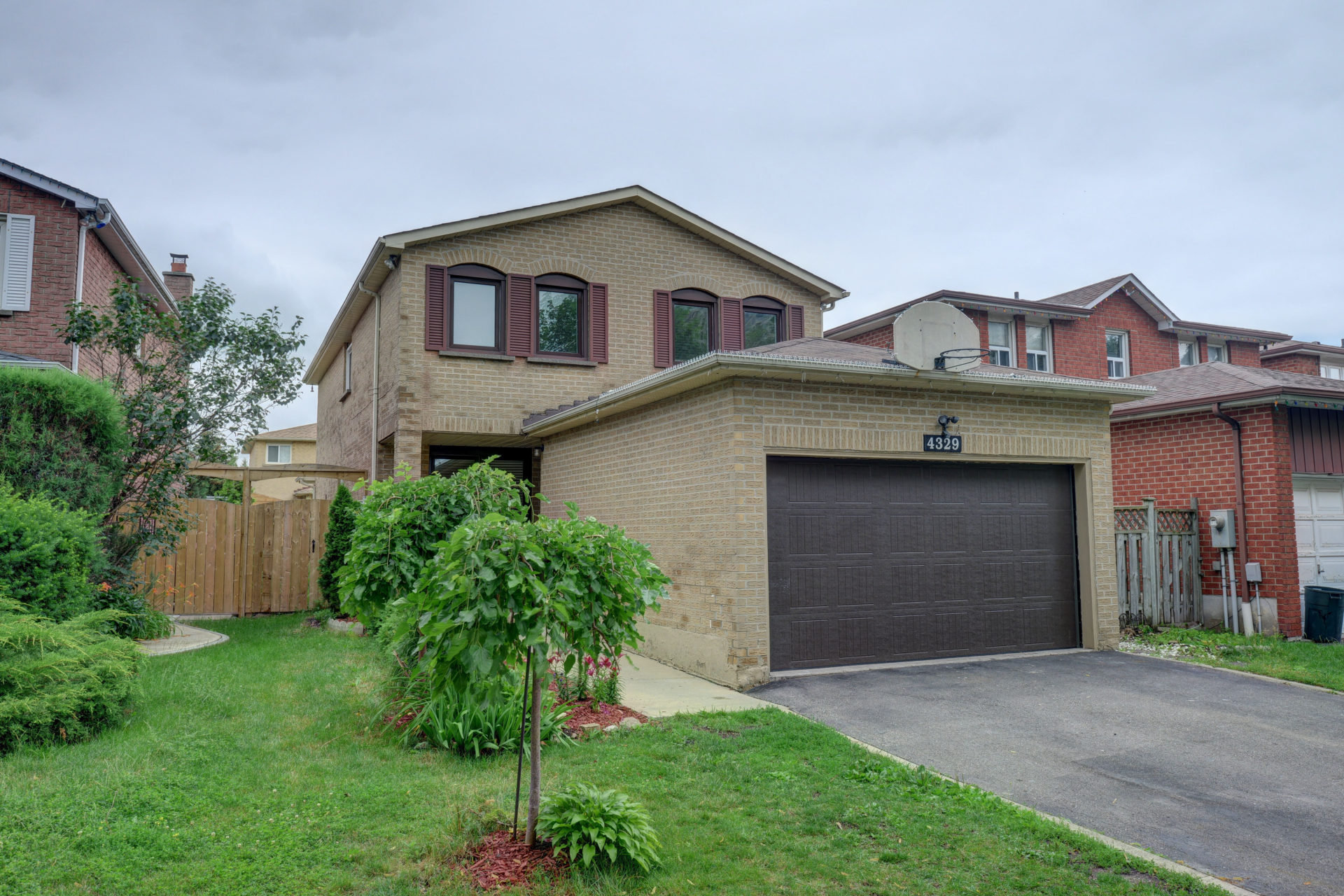 Detached Home For Sale in Mississauga