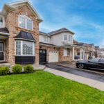 15 Frontenac Crescent Brampton. Semi Detached for Sale.